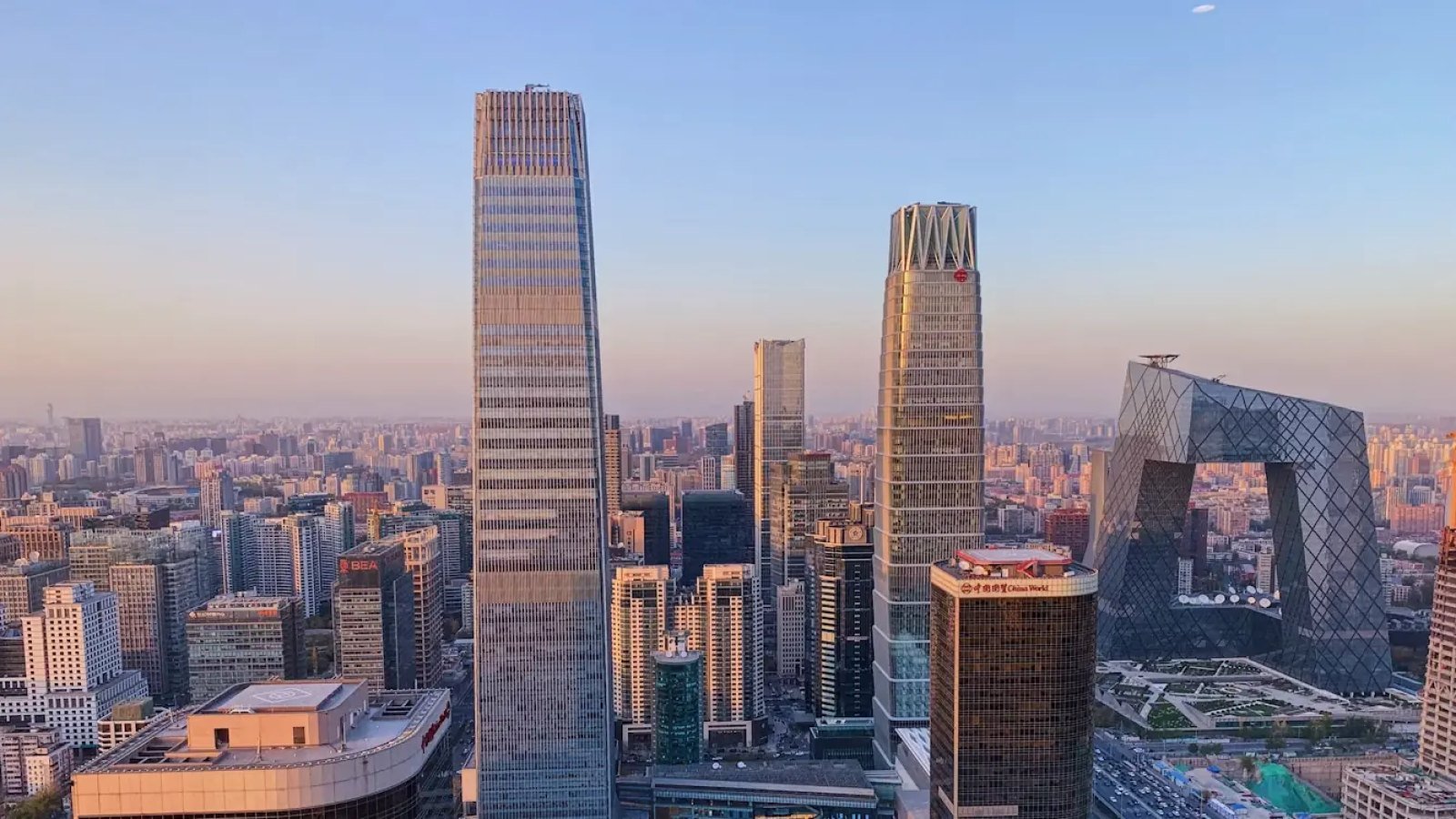 低利率、人民币走强与债务置换:中国金融政策组合出现新变化