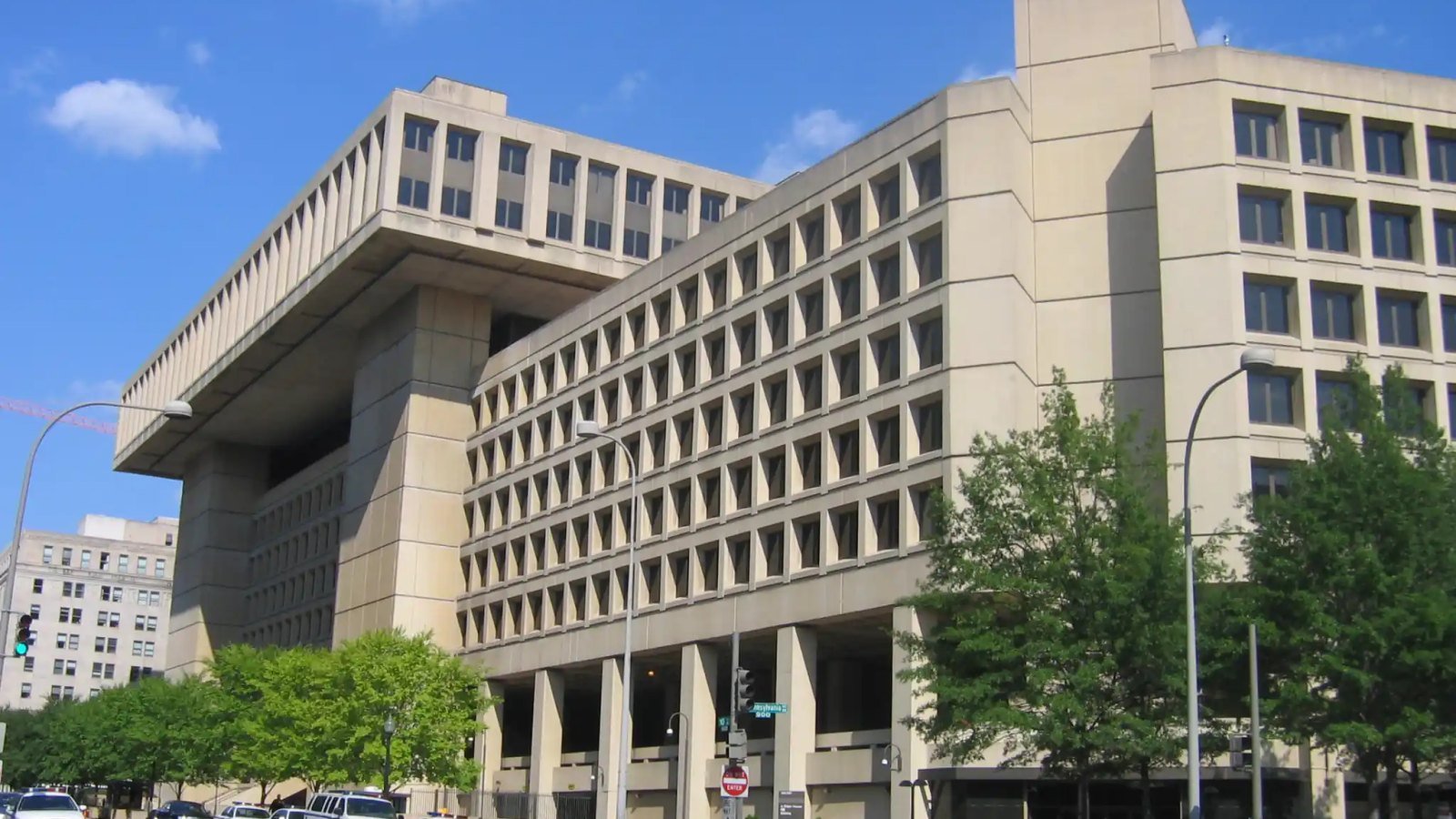 FBI涉移民执法人员遇袭案件调查分工引争议　联邦部门否认政策改变