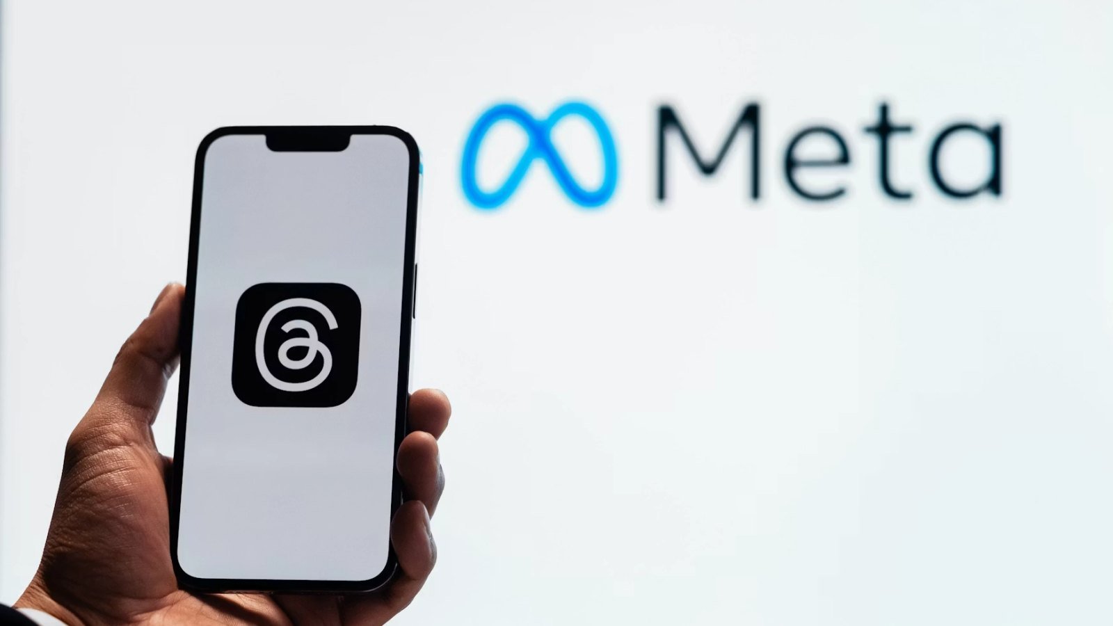 扎克伯格称Meta AI代理进展慢于预期,公司推进模型API与云业务探索