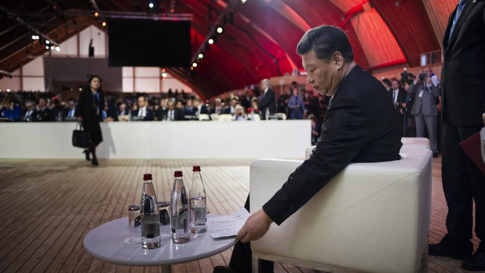 习近平的权力悖论:越能改变中国,越需要制度约束
