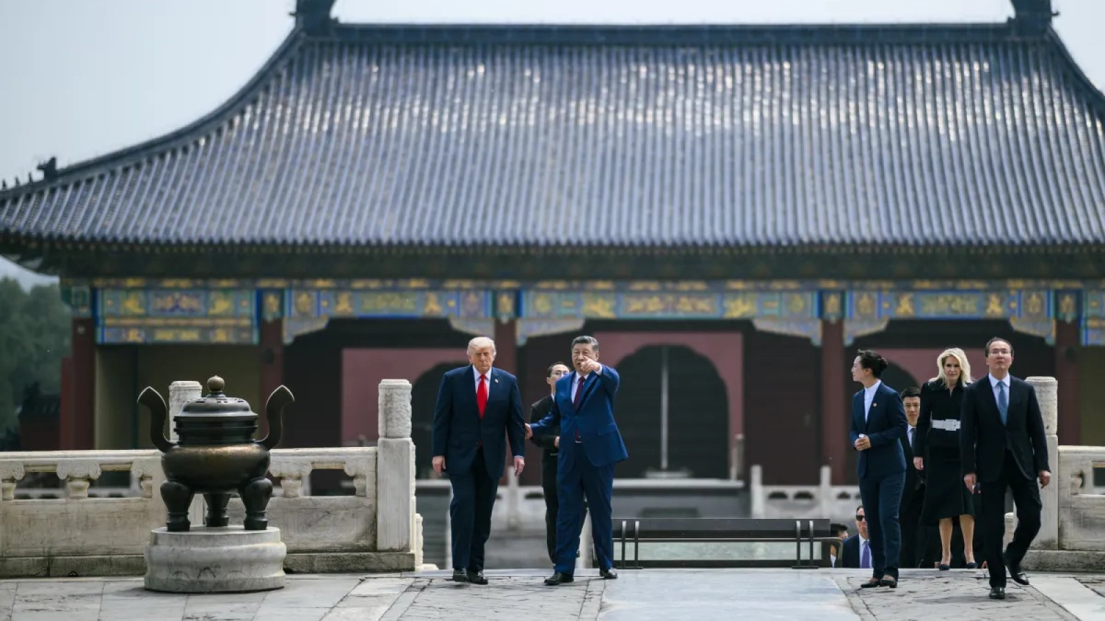 习近平任期横跨多国首脑更替,中国最高权力机制受审视
